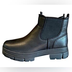 Men’s UGG Boots Size 12